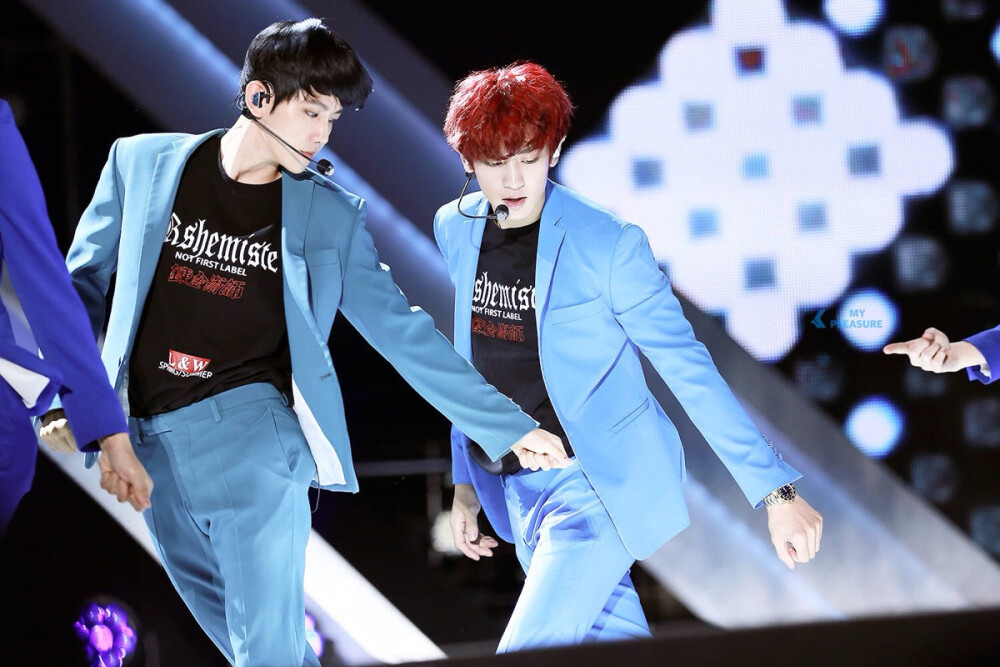 EXO BaekHyun 边伯贤 ChanYeol 朴灿烈 灿白 CHANBAEK