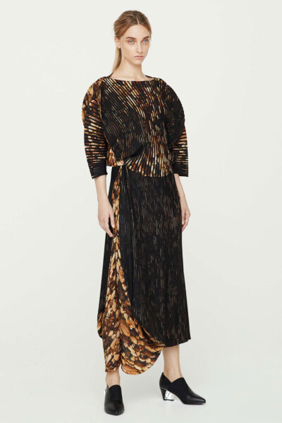 Issey Miyake 2017早春系列时尚型录