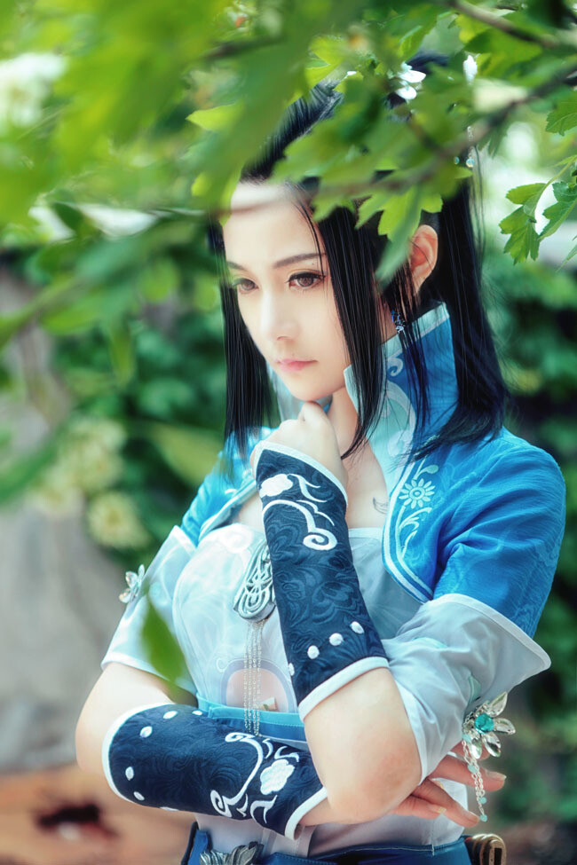 《画江湖之灵主》燕凌姣 cn: 行云 百里登风 cn: 十九
摄影：记忆碎片化妆：行云 田田后期：行云