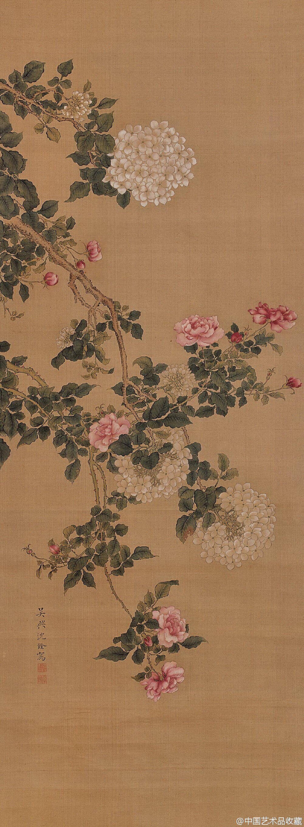 #南蘋画派#【 清 沈铨 《花鸟图》 】沈铨花鸟画风格多样，博采众家之长，“古法之佳者采之，垂绝者继之，不佳者改之，未足者增之，西方之可采者融之”。设色造型方面远宗五代时期黄筌写生法、近取吕纪画法，善绘花卉禽兽，注重写实，画风谨严工细，造型准确生动，工致精丽、赋色浓艳，极尽构梁之巧。