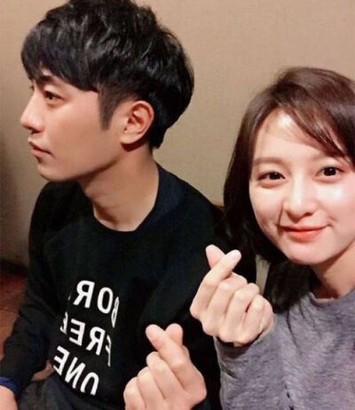 太阳的后裔 晋久（徐大荣） 金智媛（尹明珠） 救援夫妇