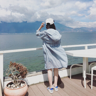 nini 自制款 酷酷的腰部松紧设计连帽宽松三色薄款防晒衣风衣外套