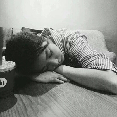  By熙宝儿 随手点赞关注 高清女头 男头 欧美 情侣 闺密头像清新 森系 韩系 可爱 搞怪 黑白 身体部位图 举牌 备忘录 