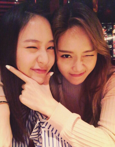 Jessica And Krystal ！