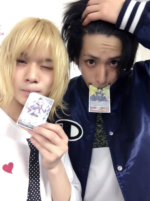 黒羽麻璃央 ‏@vithmic_mario 4月29日
いやー
凄く汗をかいた1日でした。
今日ならラーメン3杯食べても学校の教頭先生には怒られないと思うのです。。。
前髪かきあげマンですけど
明日も世界の平和守りますん
大平峻也