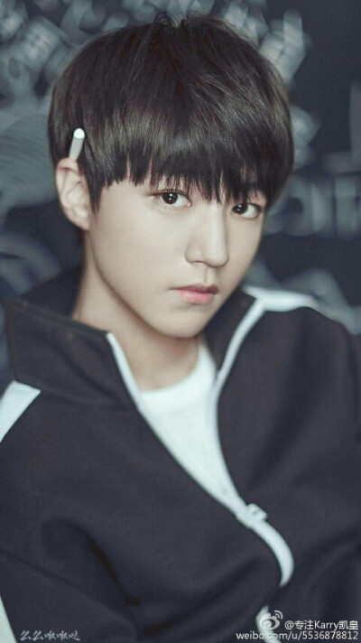 王俊凯 眼神好杀 果然不能出写真系列一出就血槽已空 图cr 