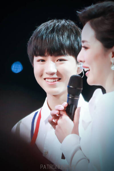 王俊凯 认真的笑 图 cr