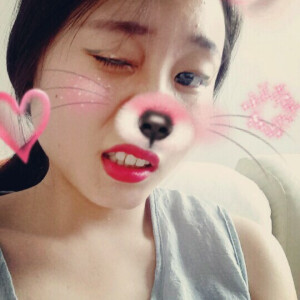 红唇和陪了我数月的长发