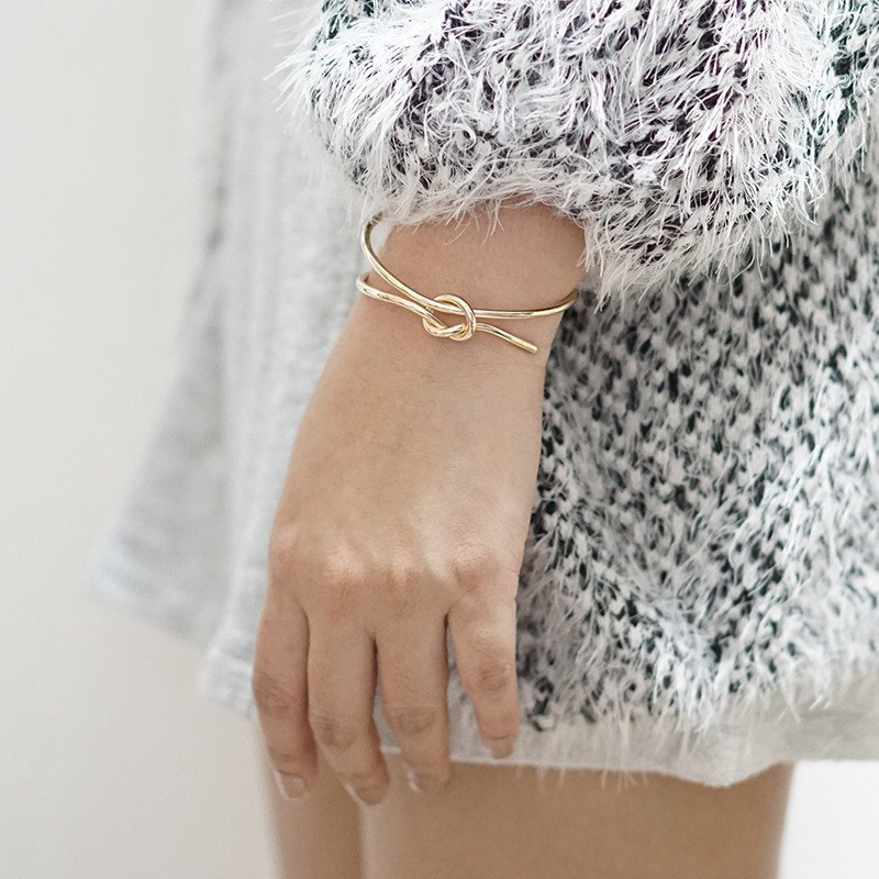 fawnxfern Edel Knot Cuff in Gold