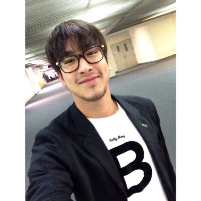 nadech 