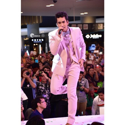 nadech 