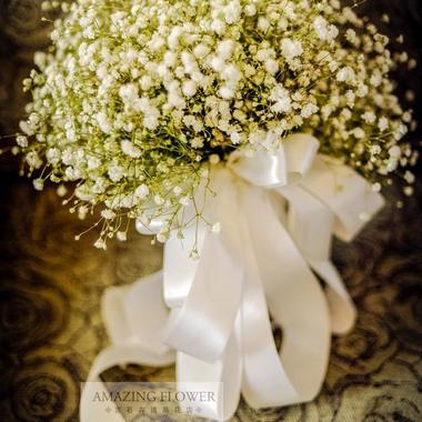 推荐9款可以直接定制的新娘捧花，来这里找一款你最爱的花材和最爱的色彩吧~