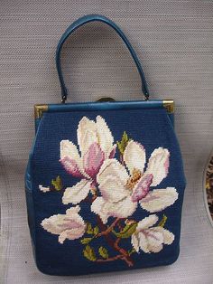 VINTAGE FLORAL NEEDLEPOINT PURSE