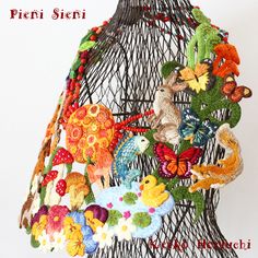 Necklace of animal in the forest by PieniSieni stumpwork 立体刺绣