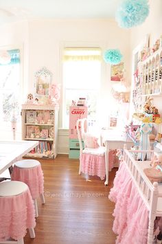 Jennifer Hayslip's Shabby Chic Craft Studio!