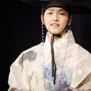 #宋仲基##songjoongki# 玩话筒的女林宝宝好可爱