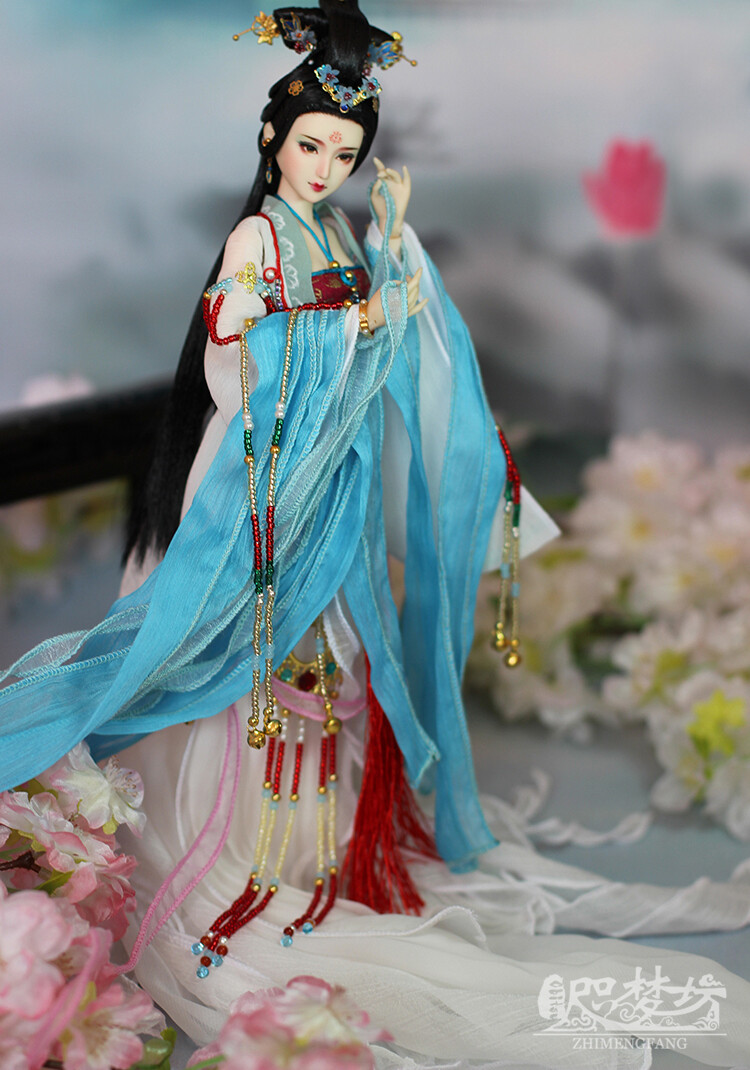 花花咫梦坊合作成品娃织女仅展示