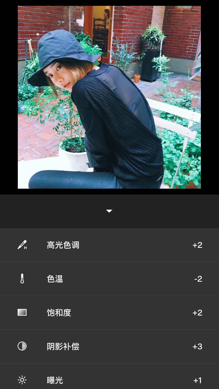 VSCO 调色步骤：滤镜Q5+12曝光补偿+1阴影补偿+3饱和度+2色温-2高光色调（蓝）+2学走点赞by顾白<楠衤>