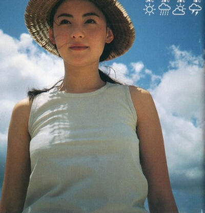 《任何天气》是张柏芝的第一张个人音乐专辑，于1999年7月26日推出，共有四个封面发行。专辑中张柏芝19岁清纯照片曝光可谓是青春无敌美翻众人。
[女生头像] [张柏芝][女神][小清新][闺蜜头像][文艺女头][森系头像] […