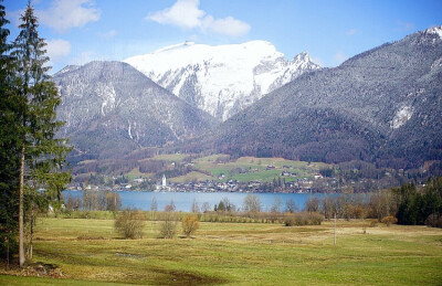 男票Elliot的奥地利之旅，在Salzburg的照片。这里有白雪皑皑的阿尔卑斯山，有蓝宝石一样的湖。