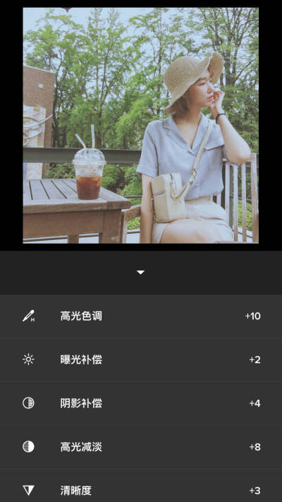 VSCO 小清新蓝色调步骤：无滤镜清晰度+3高光减淡+8阴影补偿+4曝光补偿+2高光色调（蓝）+10学走点赞by顾白<楠衤>