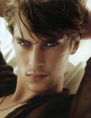 Mathias Lauridsen
中文名 马蒂耶斯·劳瑞森出生年月 1984年1月13日
星座 摩羯座
出生地 丹麦（哥本哈根）
身高 186/6'1.25"
胸围 36"
腰围 32.5"
衣服尺码 38"/48
眼睛 蓝色