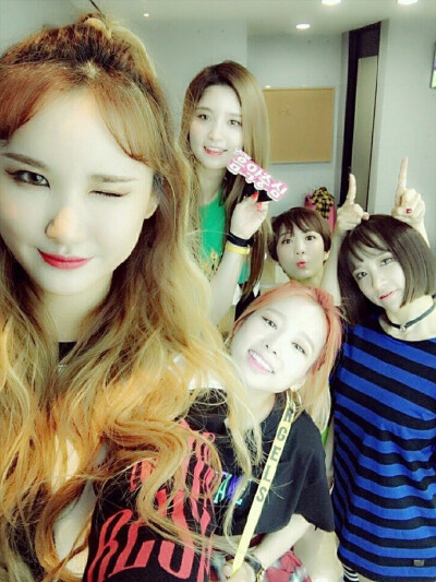 EXID L.I.E 许率智、安孝真LE、安希妍 HANI、徐惠璘、朴正花