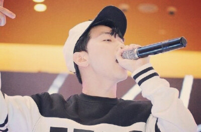 Gray_李盛华 AOMG