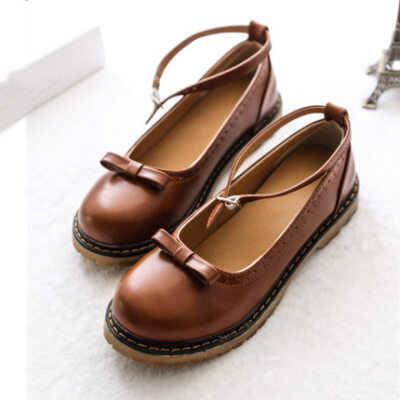 棕色英伦风大头公主鞋。