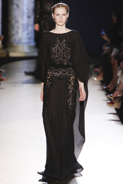 Elie Saab(艾莉·萨博)于巴黎时装周发布2012年秋冬高级定制系列
