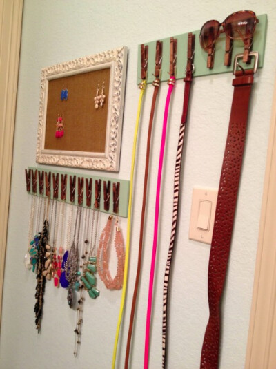 Great Belt Organizer from Clothespins - 150 Dollar Store Organizing
Ideas and Projects for the Entire Home