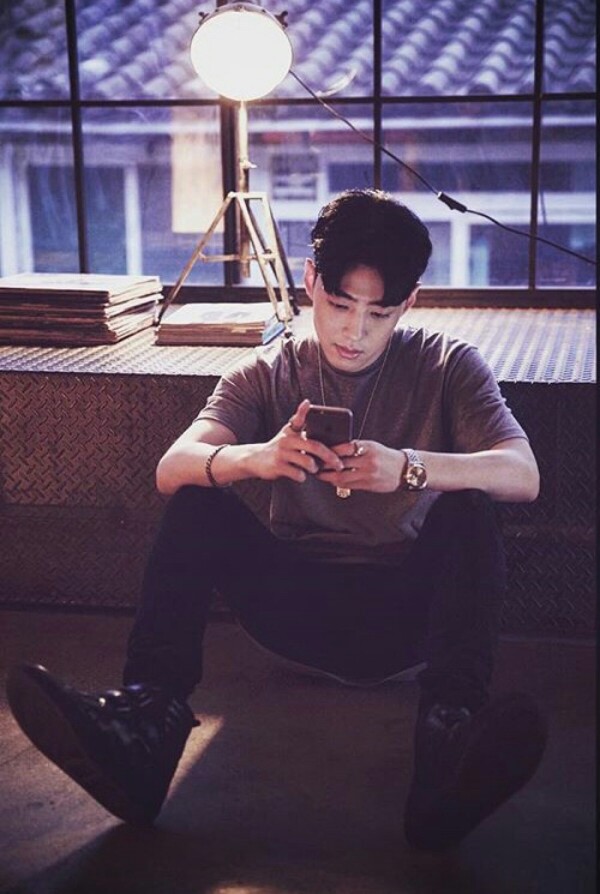 Gray_李盛华 AOMG