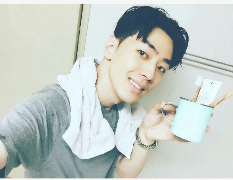 Gray_李盛华 AOMG