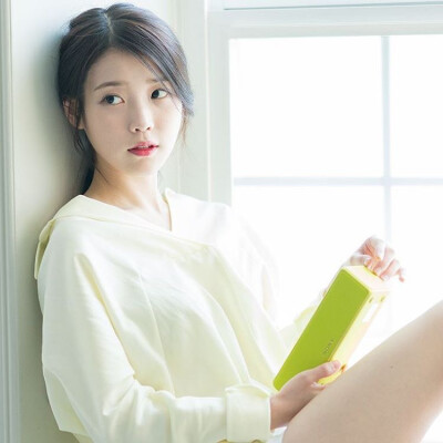 IU 아이유 李知恩 李智恩 이지은 国民妹妹