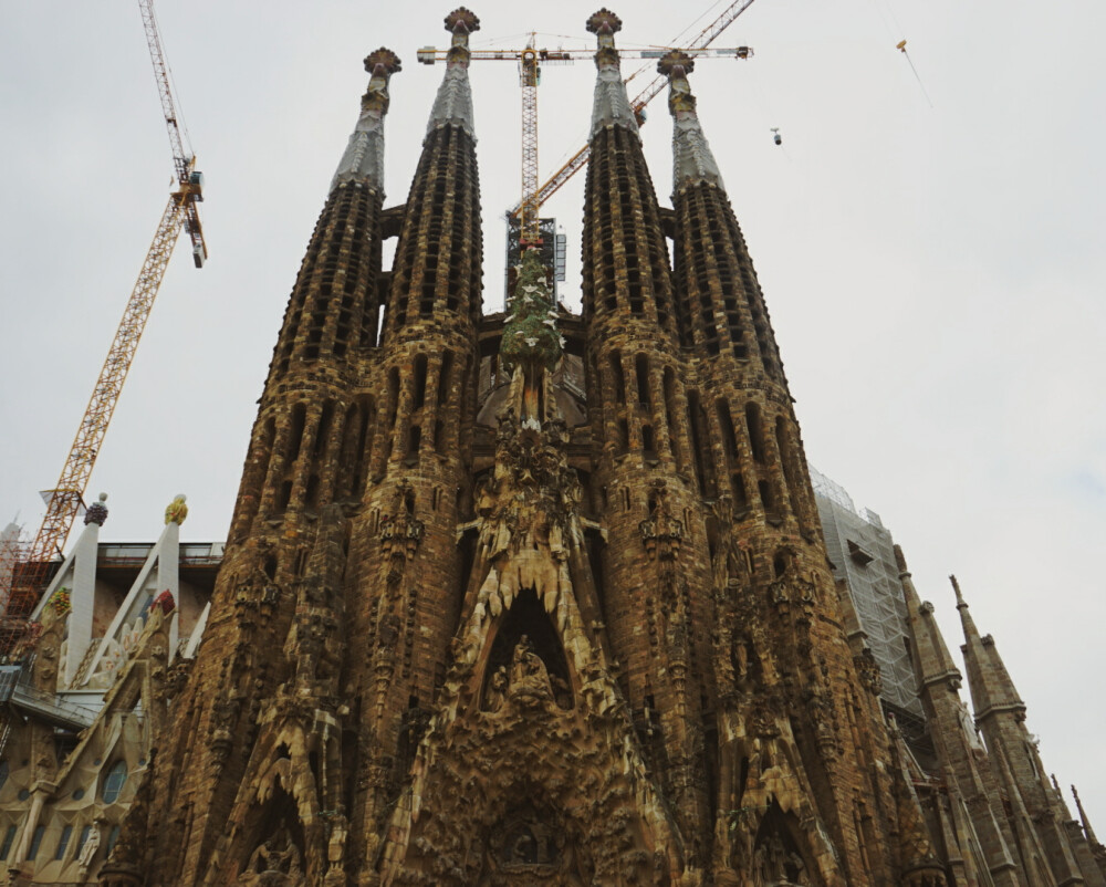 宏伟的建筑，26年对宗教的执着，那个传奇#Gaudi #Sagrada Familia