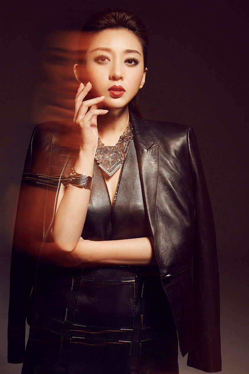 演员姜鸿吃起来像块糖