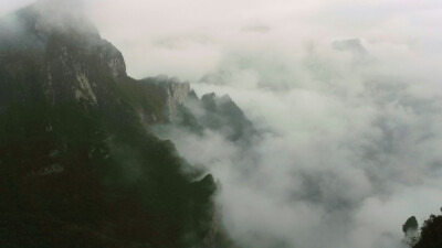 天门山 青山隐隐