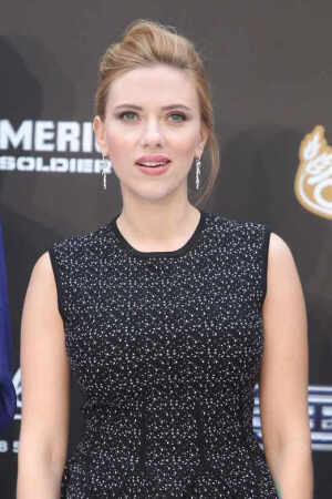 斯嘉丽·约翰逊（Scarlett Johansson）#黑寡妇#女神#头像#壁纸#桌面#汤包#寡姐#小斯