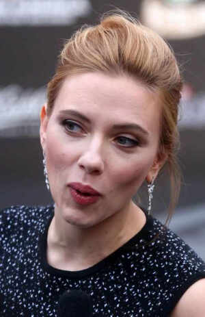 斯嘉丽·约翰逊（Scarlett Johansson）#黑寡妇#女神#头像#壁纸#桌面#汤包#寡姐#小斯