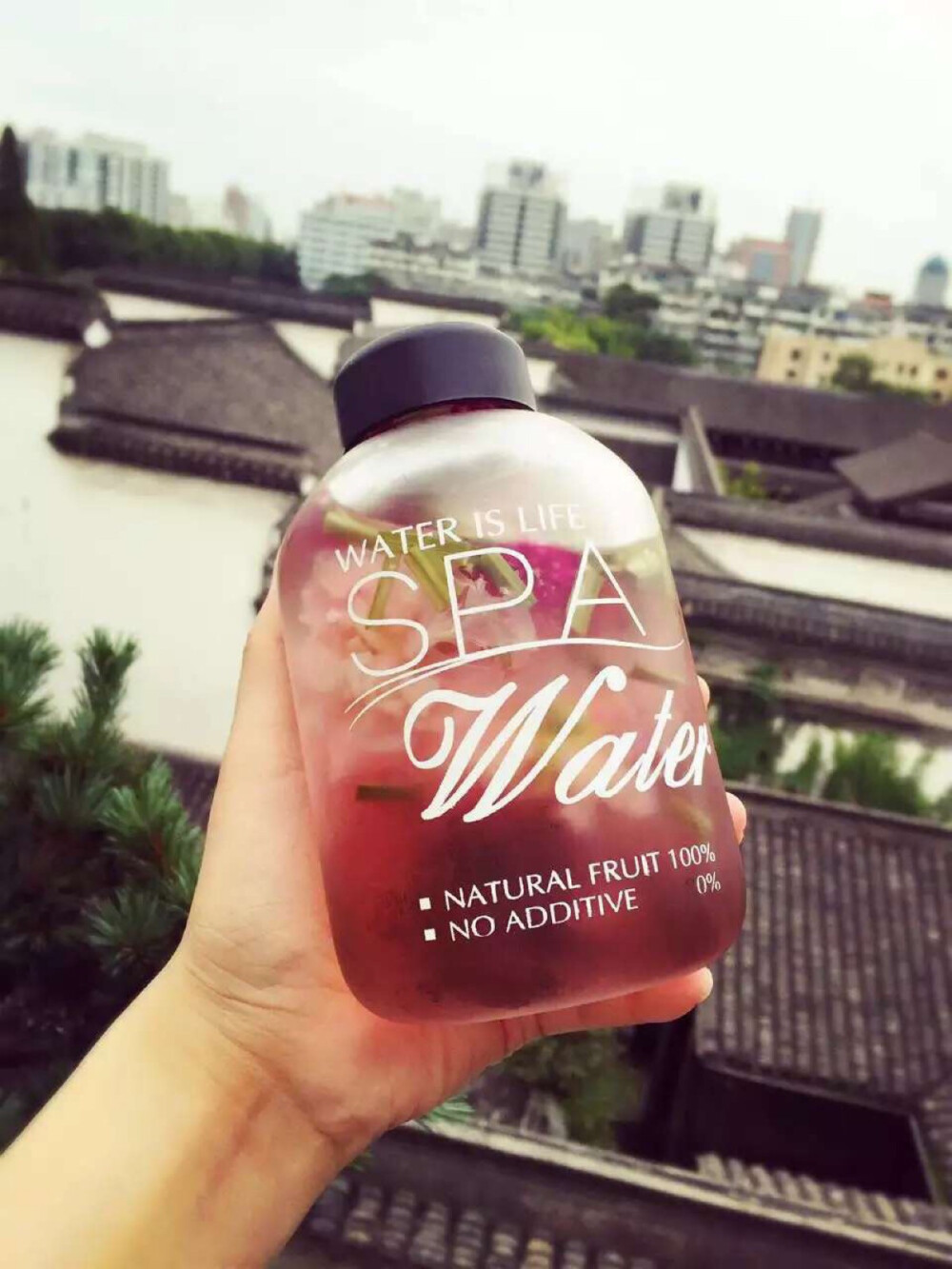 时光散去，容颜不离
SPA Water with u