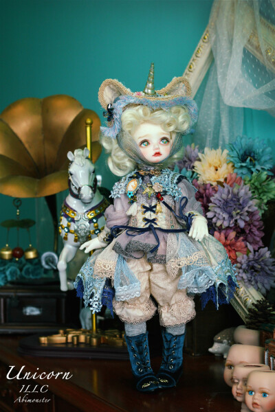 茹小怪Abimonster
6月24日 16:07 来自 微博 weibo.com
置顶 #Dollvie 2016# 【Unicorn】One Off 巨婴款 。这套是和 @Dollvie 官方合作的拍卖洋装。时间在【2016.7.24 DAY2】当天进行。这次拍卖是按照暗标方式进行…