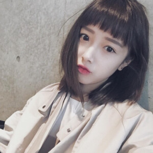 短发韩国小清新女生头像@小白不小也不白