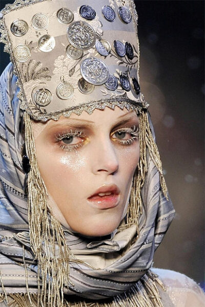 约翰·加利亚诺 (John Galliano) 2009秋冬巴黎成衣系列 奢华的俄罗斯风情