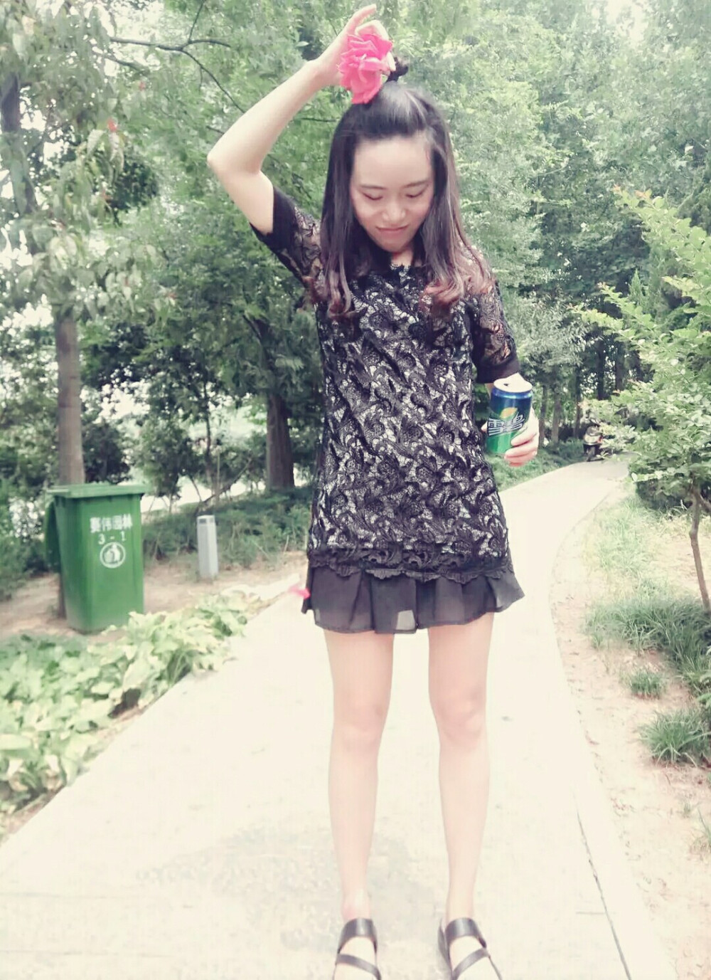 夏日里的傻姑娘。