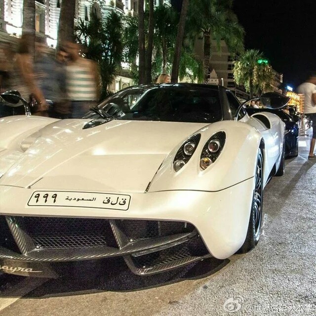 国外街头超跑： 4）风神Huayra