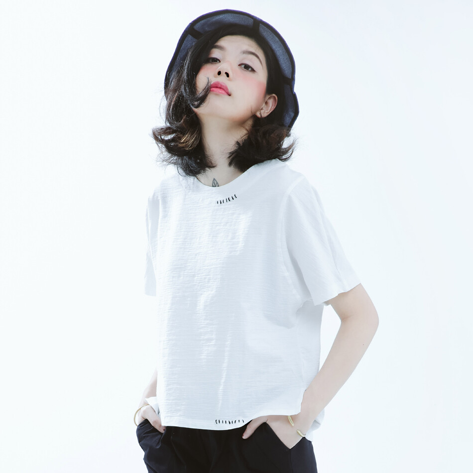 BravoGirl 原创设计师款上衣 剪裁系列不规则手缝线T恤 纯白女TEE