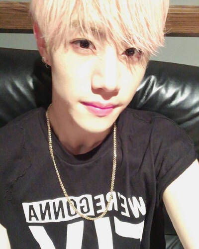 GOT7 林在范（JB.）、朴珍荣（Jr.）、段宜恩（Mark）、王嘉尔（Jackson）、崔荣宰（YoungJae）、BamBam、金宥谦（YuGyeom） 马克哥哥最好看了！！