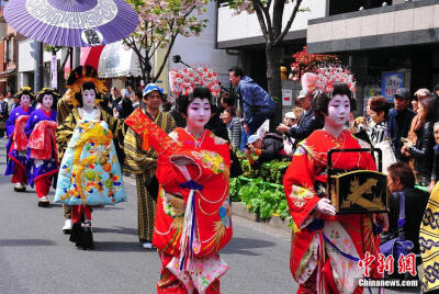 和服 太夫道中 花魁 和风 日本 东瀛