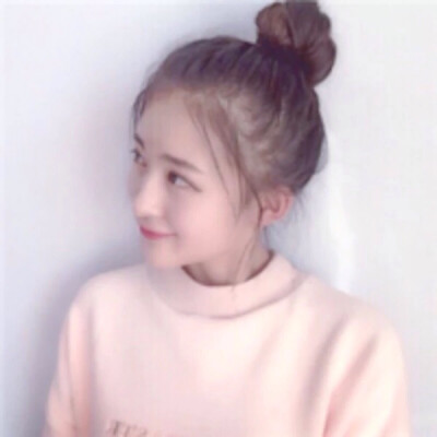 女生头像，粉色系，丸子头，侧脸，红唇