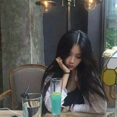韩系女生头像，长头发女生头像，忧愁女生头像，饮料女生头像